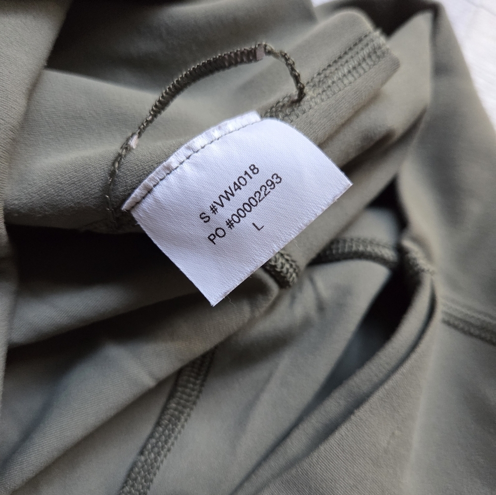 Vuori All The Feels Sage Green Leggings - Picture 5 of 6